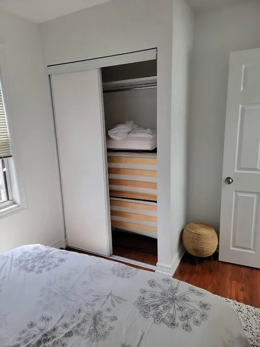 Holiday home Cheerful 3Bdm Home With Free Parking On Premises Toronto Canada