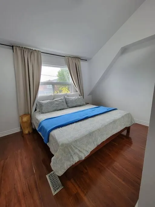 Cheerful 3Bdm Home With Free Parking On Premises Toronto 0*,