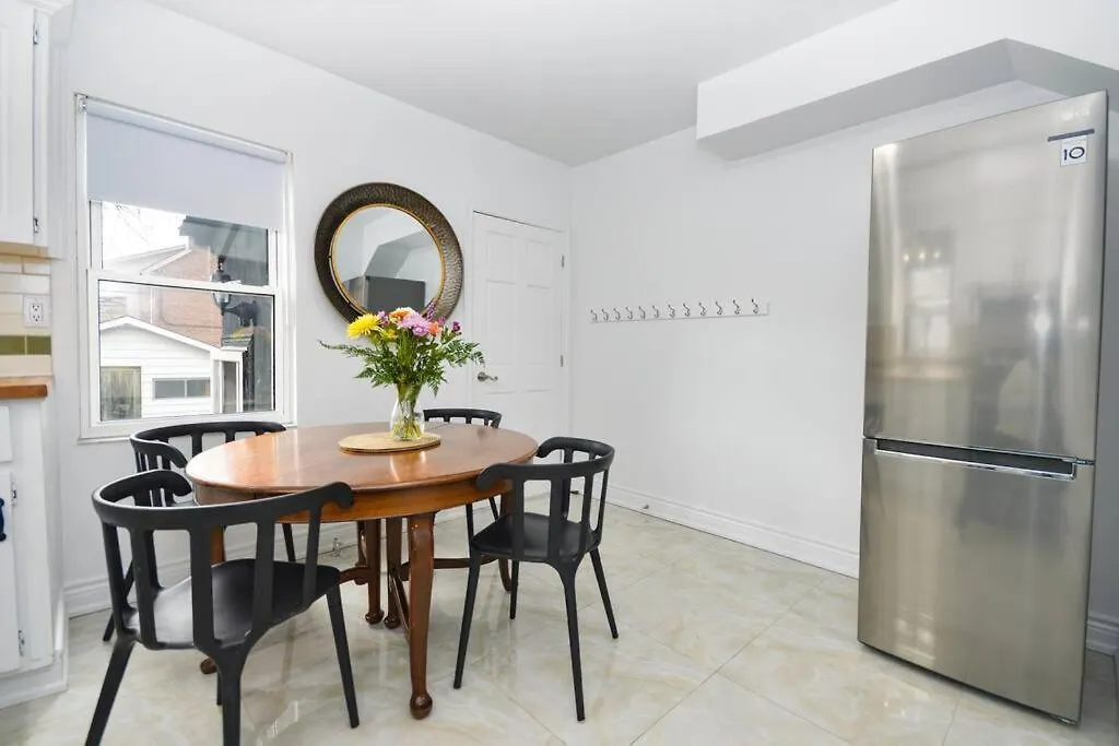 Holiday home Cheerful 3Bdm Home With Free Parking On Premises Toronto