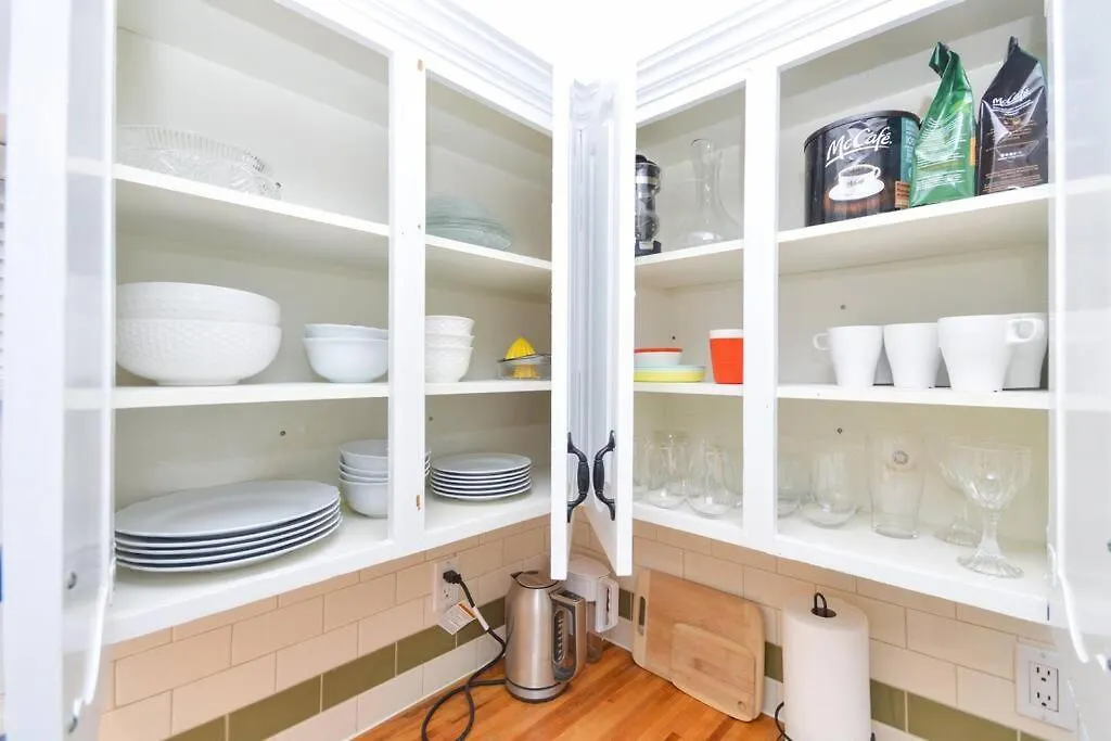 Holiday home Cheerful 3Bdm Home With Free Parking On Premises Toronto